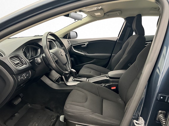 Volvo V40 Cross Country 11 of 30