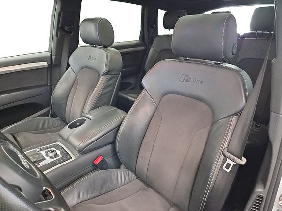 Audi Q7 12 of 24