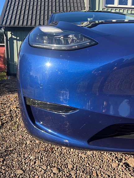 Tesla Model Y 5 of 7