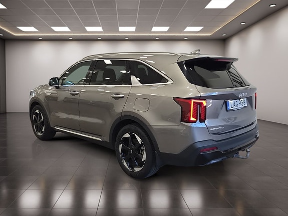 Kia Sorento 3 of 28