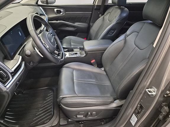 Kia Sorento 10 of 28