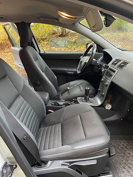 Volvo V50 8 of 10