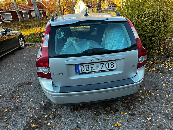 Volvo V50 2 of 10