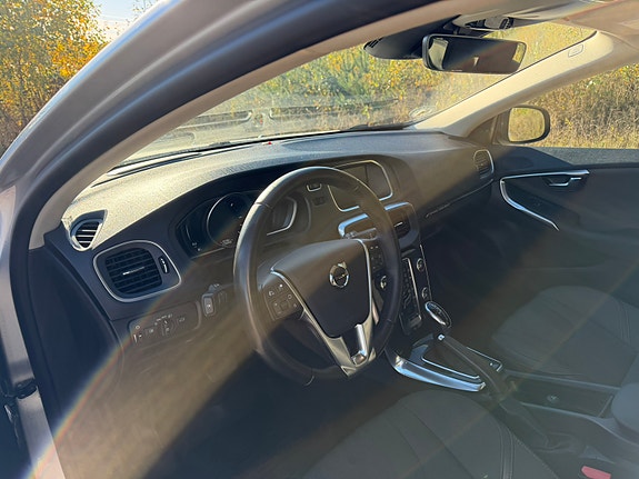 Volvo V40 Cross Country 8 of 11