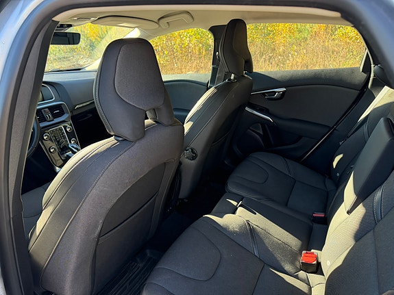 Volvo V40 Cross Country 9 of 11