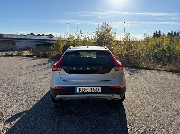 Volvo V40 Cross Country 7 of 11