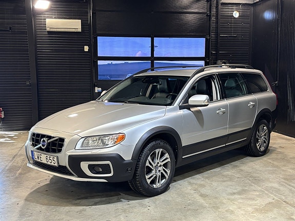 Volvo XC70 3 of 26