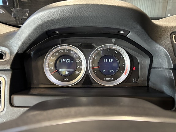 Volvo XC70 9 of 26