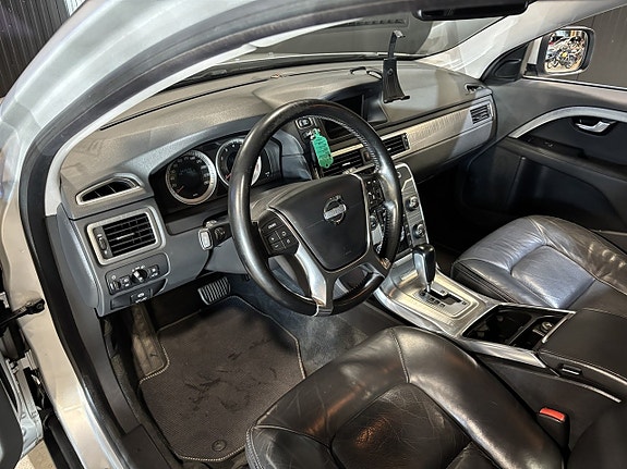Volvo XC70 8 of 26