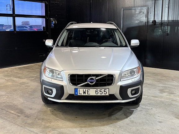 Volvo XC70 2 of 26