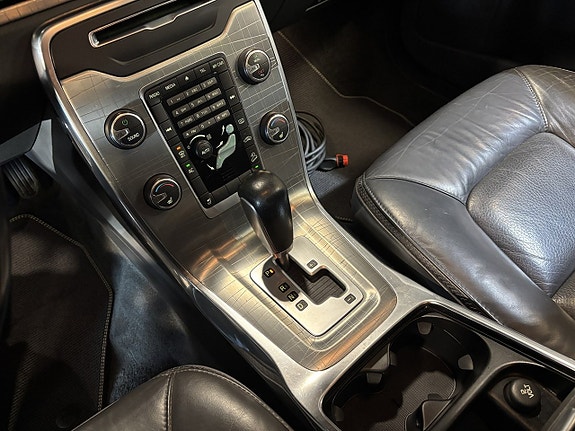 Volvo XC70 10 of 26