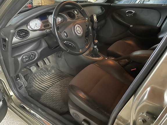 MG ZT-T 2 of 7