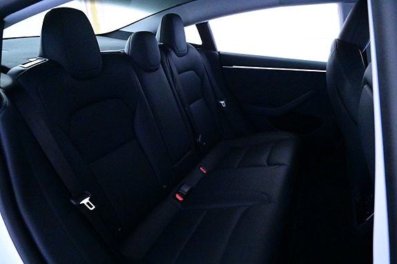 Tesla Model 3 25 of 27