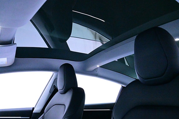 Tesla Model 3 24 of 27