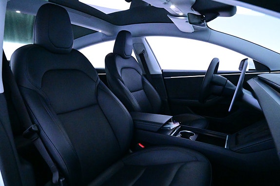 Tesla Model 3 11 of 27