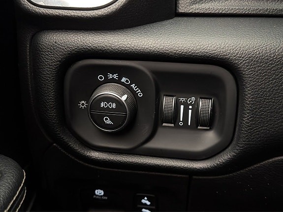 Dodge RAM 1500 30 of 30