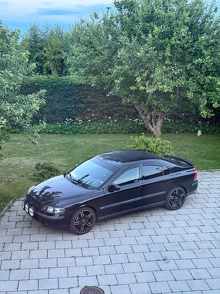 Volvo S60 2 of 4