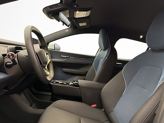 Volvo EX30 11 of 30