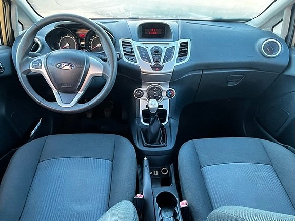 Ford Fiesta 6 of 9