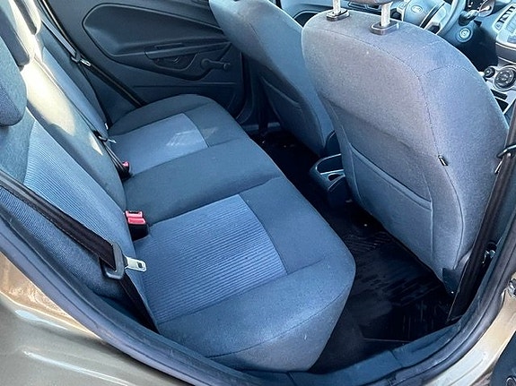 Ford Fiesta 8 of 9