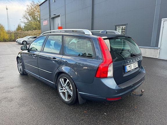 Volvo V50 3 of 7