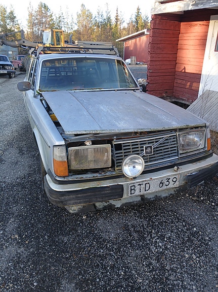 Volvo 245 4 of 5