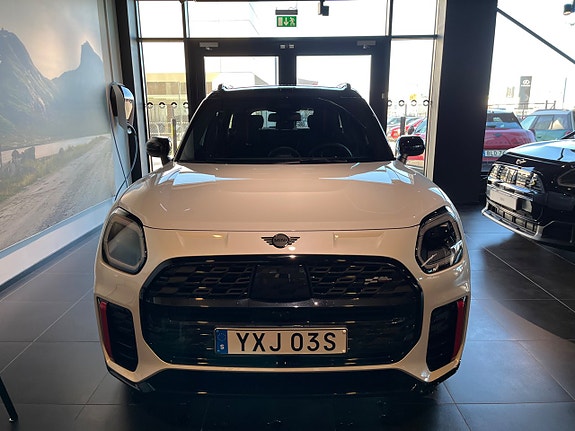MINI John Cooper Works 2 of 12
