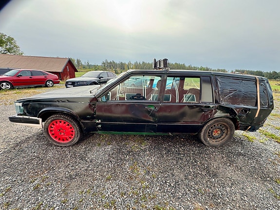 Volvo 745 3 of 14