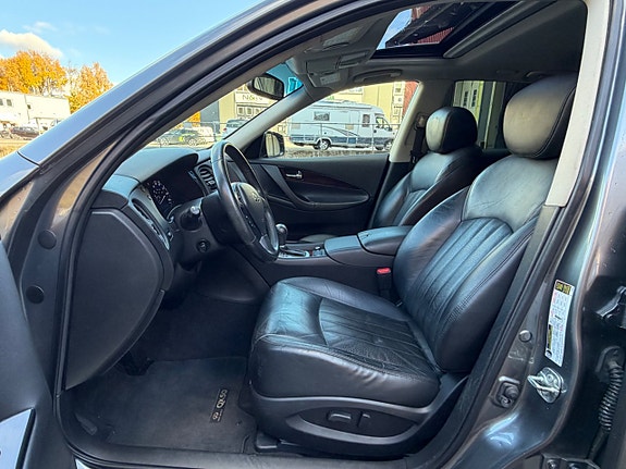 Infiniti QX50 16 of 21