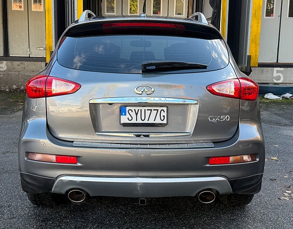 Infiniti QX50 8 of 21