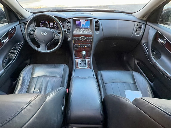 Infiniti QX50 15 of 21