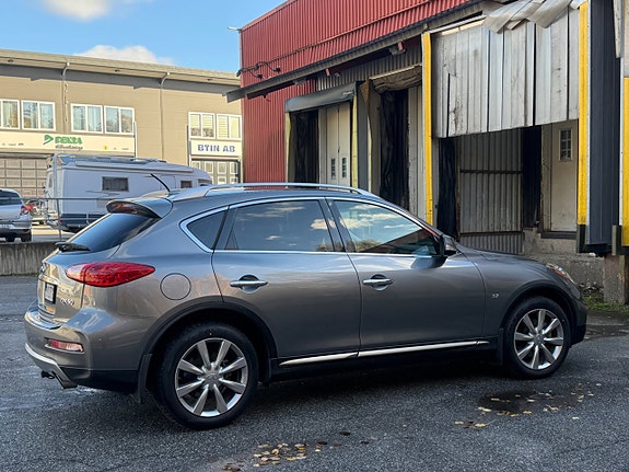 Infiniti QX50 12 of 21