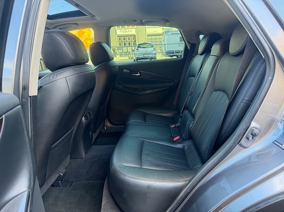 Infiniti QX50 18 of 21