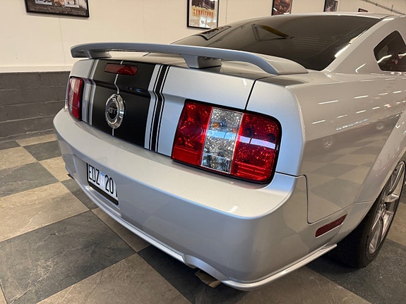 Ford Mustang 19 of 27