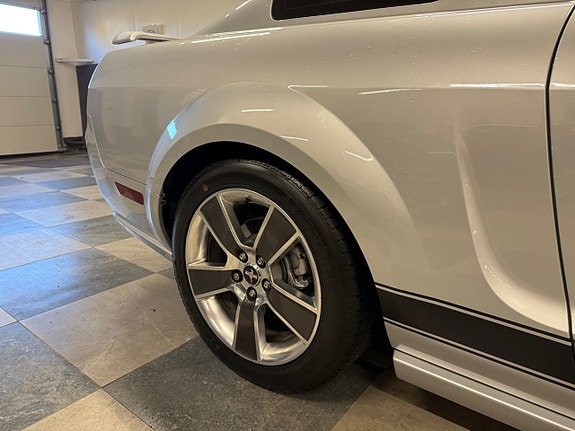 Ford Mustang 15 of 27