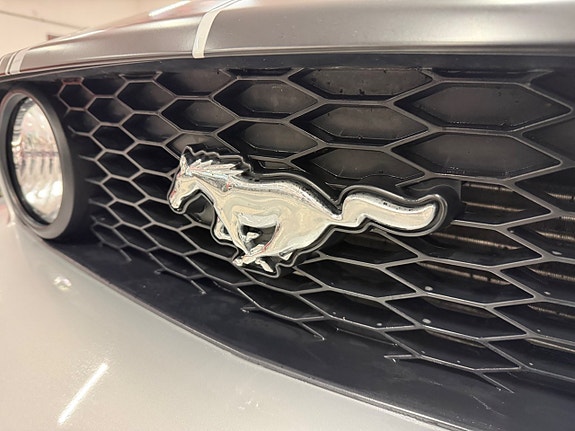 Ford Mustang 17 of 27