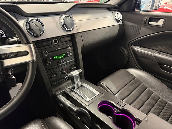 Ford Mustang 24 of 27