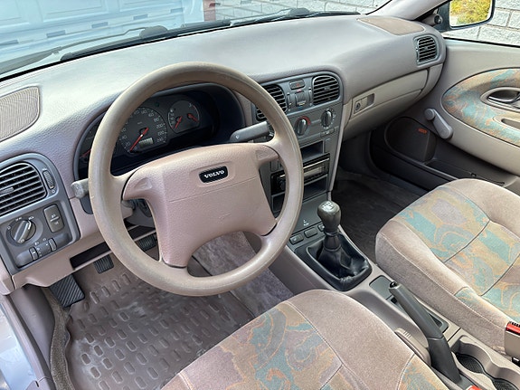 Volvo S40 3 of 3