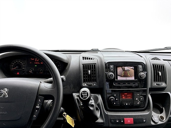 Peugeot Boxer 8 of 15