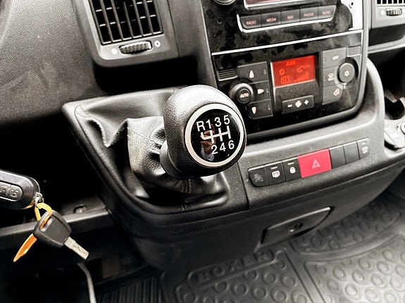 Peugeot Boxer 12 of 15