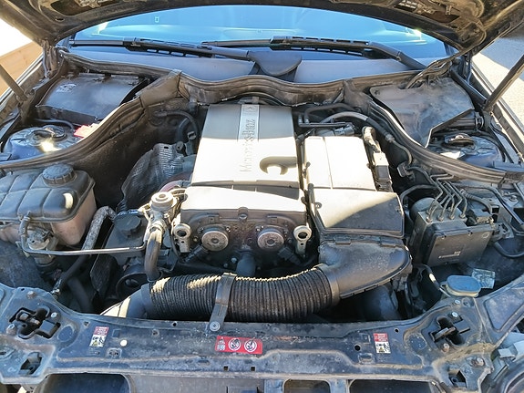 Mercedes-Benz C180 4 of 6