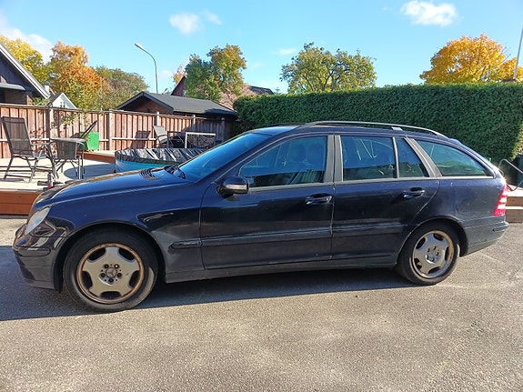 Mercedes-Benz C180 5 of 6