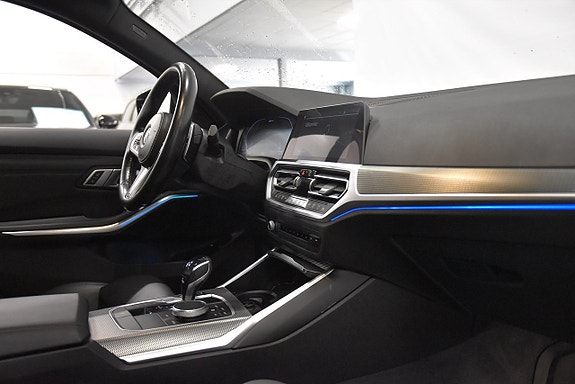 BMW 330e 8 of 23