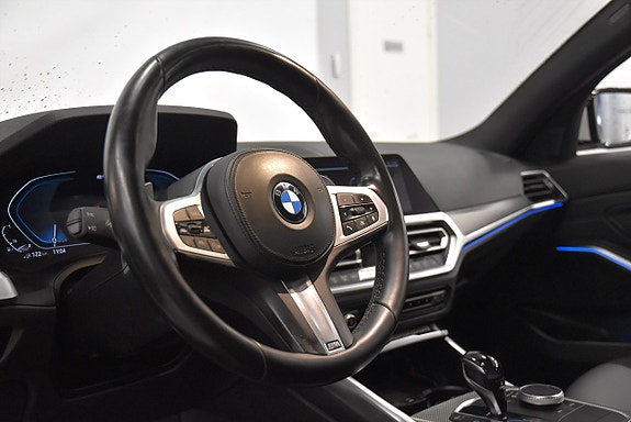 BMW 330e 9 of 23