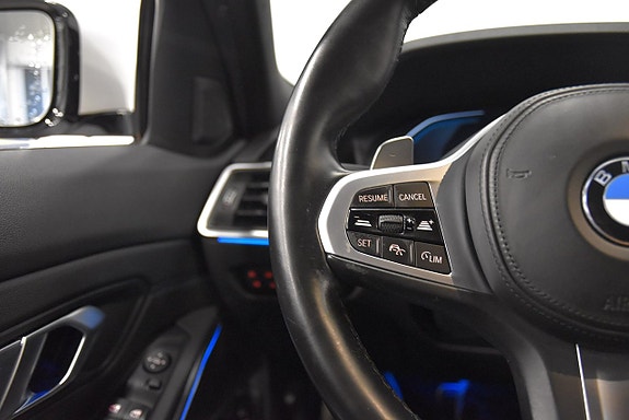 BMW 330e 10 of 23
