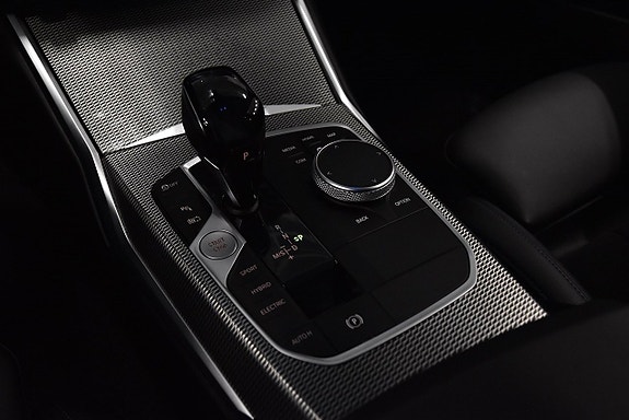 BMW 330e 15 of 23