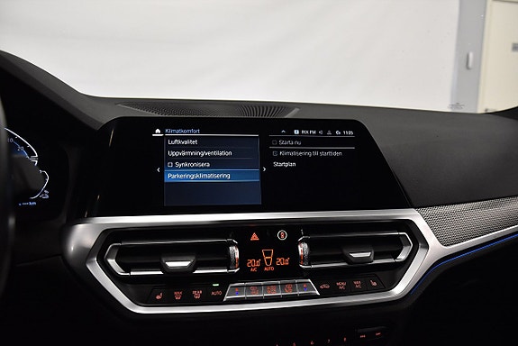 BMW 330e 18 of 23