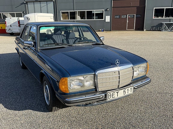 Mercedes-Benz 200 6 of 7