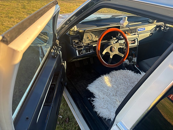 Volvo 740 4 of 5