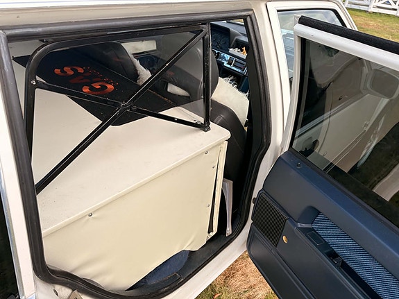 Volvo 740 3 of 5
